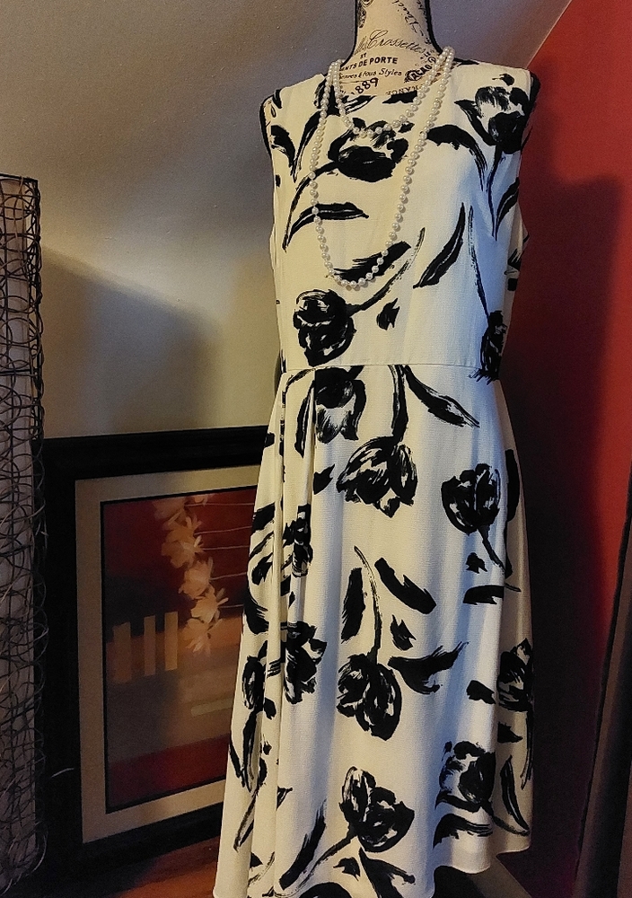 Sleeveless classy DKNY floral dress